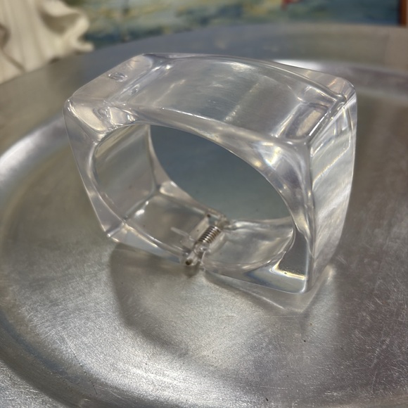 Vintage Clear Square Lucite Bangle Bracelet - Picture 2 of 4